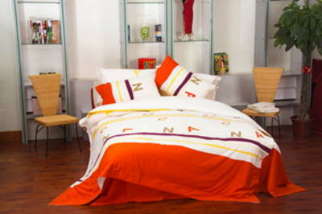 15% Apocynum Venetum 85%Cotton. Description: Infrared ray Radiation; Bacteriostasis; Warm in winter and cool in summer. SPECIFICATION (seven-piece) Quilt Cover