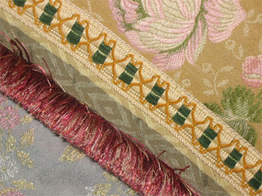 flocked yarns for narrows, ribbons and braids