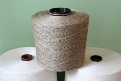 SwissFlax Linen wet spun yarn in rawwhite or bleached SwissFlax Linen wet spun yarn in rawwhite or bleached